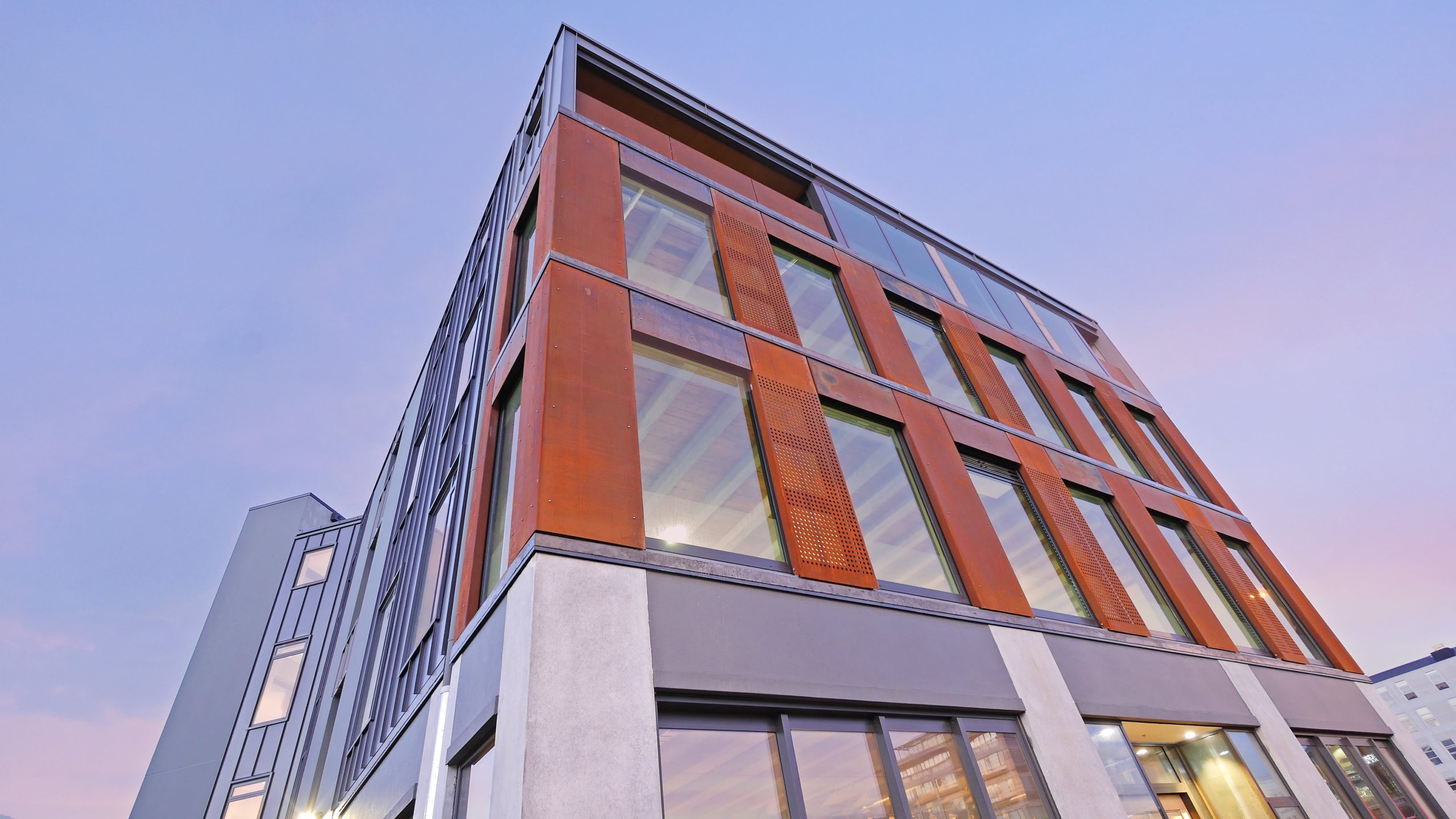 exterior commercial building cleaning